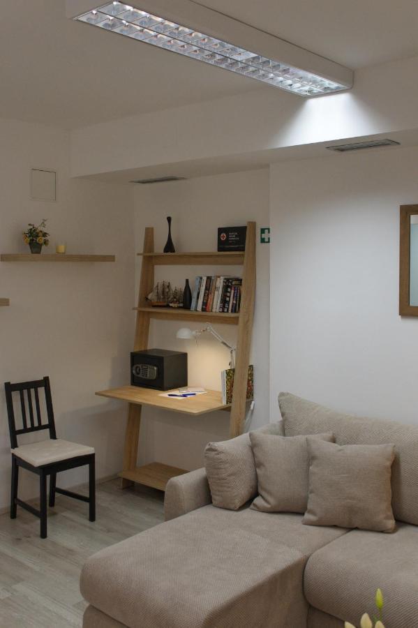 Apartment Anna - Free Pickup From Or Dropoff To Zagreb Airport At Any Time, Please Give Three Days Advance Notice - Long-Term Parking With Airport Transport Possibility 벨리카 고리차 외부 사진